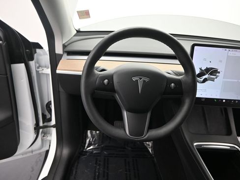 Used 2021 Tesla Model Y Long Range AWD/4WD image 29