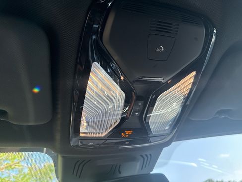 Used 2019 BMW X5 xDrive50i w/ M Sport Package AWD/4WD image 50