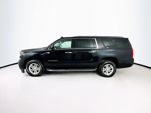 Used 2018 Chevrolet Suburban LT image 4