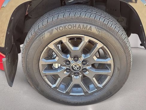 Used 2026 Toyota Tundra Platinum AWD/4WD image 11