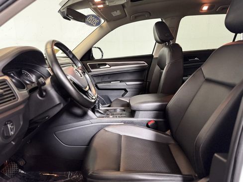 Used 2020 Volkswagen Atlas SE w/ Panoramic Sunroof Package image 15