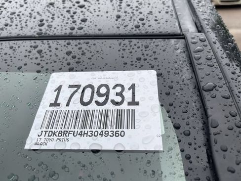 Used 2017 Toyota Prius Two w/ Prius Two Safety Plus Package FWD image 10
