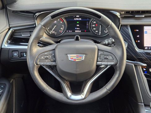 Used 2023 Cadillac XT6 Premium Luxury w/ Technology Package FWD image 15