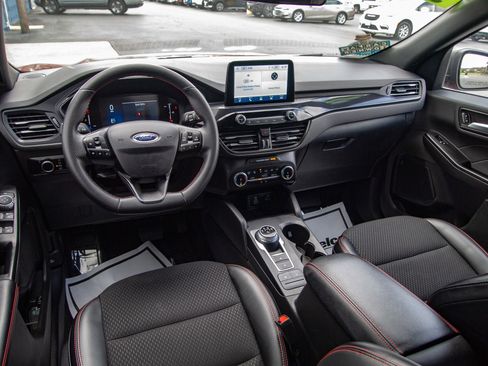 Used 2025 Ford Escape ST-Line image 27