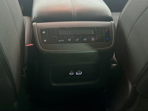 Used 2025 Nissan Pathfinder SV FWD image 26