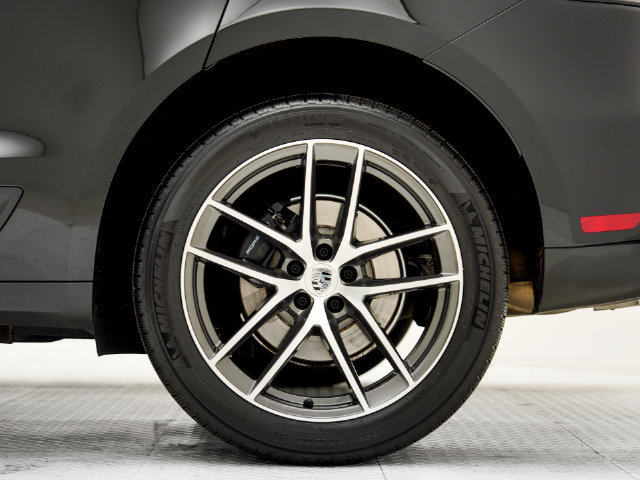 Certified 2026 Porsche Macan AWD/4WD image 29