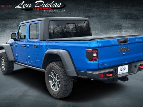 Used 2024 Jeep Gladiator Mojave w/ Technology Group AWD/4WD image 3