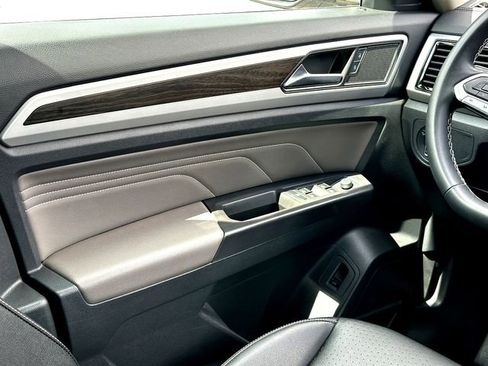 Used 2023 Volkswagen Atlas SE image 27