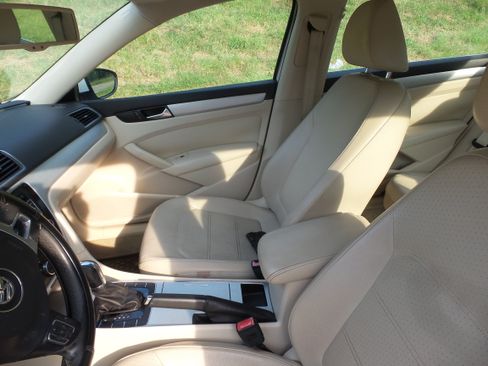 Used 2012 Volkswagen Passat 2.5 SE FWD image 54