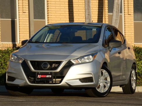 Used 2020 Nissan Versa S image 4