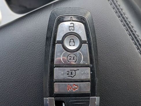 Used 2022 Ford Explorer XLT w/ Equipment Group 202A RWD image 31
