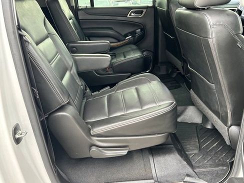 Used 2020 GMC Yukon XL Denali w/ Denali Premium Package image 16