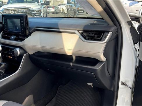 Used 2021 Toyota RAV4 AWD Hybrid image 16