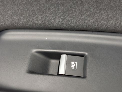 Used 2021 Audi Q8 Premium Plus w/ Premium Plus Package image 38