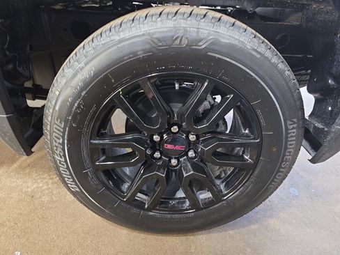 New 2026 GMC Sierra 1500 Elevation AWD/4WD image 32