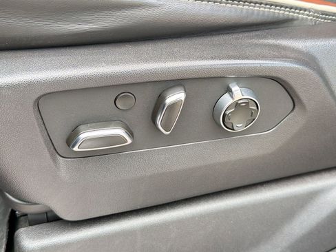 Certified 2024 GMC Sierra 2500 Denali Ultimate AWD/4WD image 13