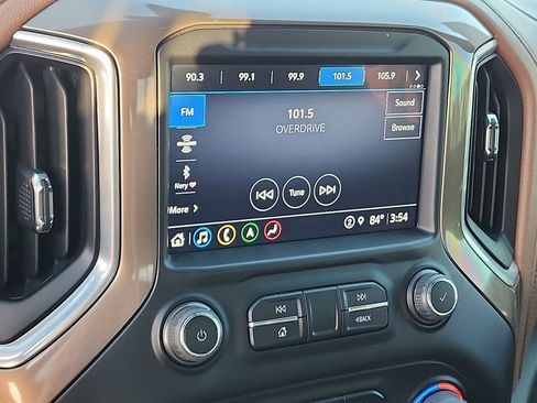 Used 2022 Chevrolet Silverado 2500 High Country w/ Safety Package II image 17