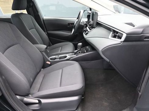 Used 2025 Toyota Corolla LE FWD image 35