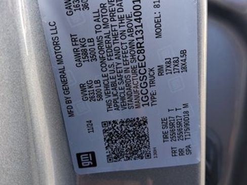 Used 2024 Chevrolet Colorado LT w/ LT Convenience Package image 16