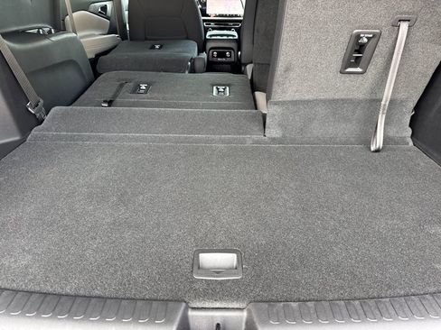 New 2026 Chevrolet Traverse LT FWD image 15