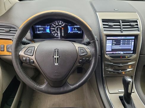 Used 2013 Lincoln MKX image 22