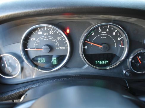 Used 2017 Jeep Wrangler Unlimited Sport w/ Quick Order Package 23S image 17