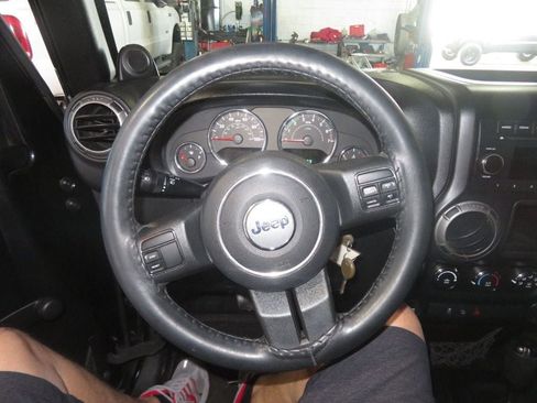 Used 2012 Jeep Wrangler Sport image 28