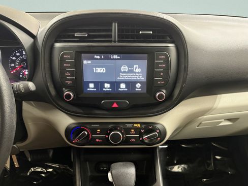 Used 2020 Kia Soul LX image 10