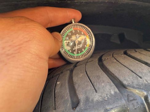 Used 2002 Chevrolet Corvette Convertible w/ Preferred Equipment Group2 image 28