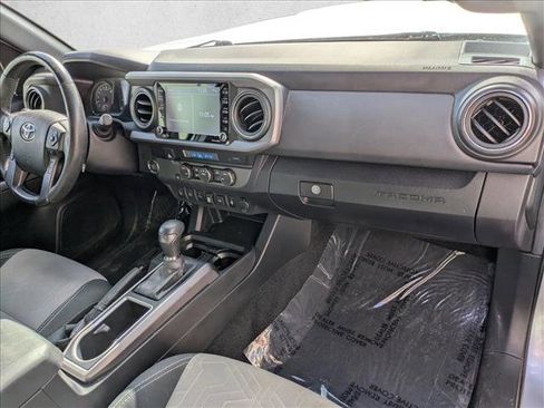 Used 2022 Toyota Tacoma TRD Sport image 29