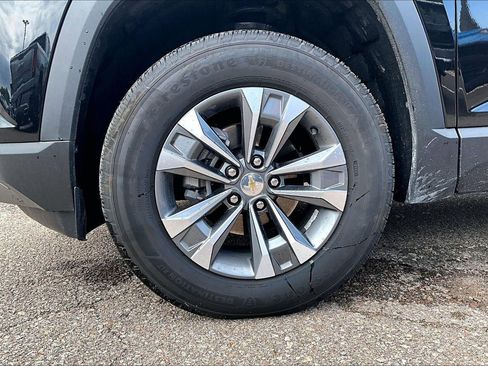 Used 2026 Chevrolet Equinox LT FWD image 2