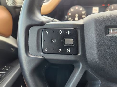 Used 2024 Land Rover Defender 130 X-Dynamic SE image 28