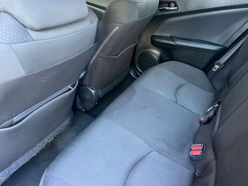 Used 2021 Toyota Prius LE FWD image 4