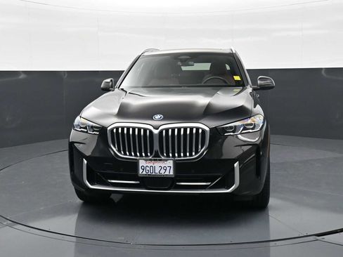 Used 2024 BMW X5 xDrive50e w/ Premium Package AWD/4WD image 2