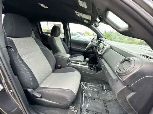 Used 2023 Toyota Tacoma TRD Sport w/ Black Out Package (TMS) AWD/4WD image 19
