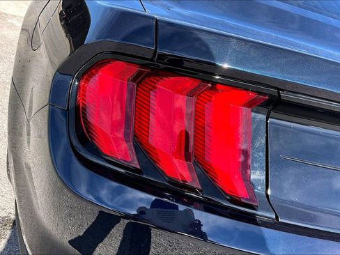 Used 2021 Ford Mustang Coupe image 23