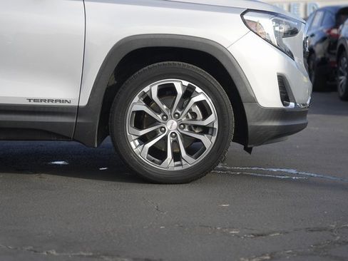 Used 2018 GMC Terrain SLT image 4