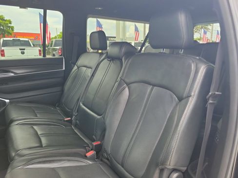 Used 2023 Jeep Wagoneer L Series II AWD/4WD image 10