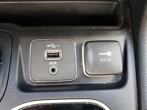Used 2023 Jeep Cherokee Altitude Lux AWD/4WD image 20