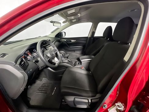 Used 2019 Nissan Rogue Sport S w/ Appearance Package FWD image 14
