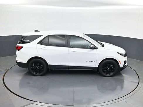 Used 2024 Chevrolet Equinox LS w/ LS Convenience Package image 16