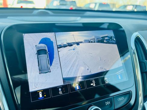 Used 2023 Chevrolet Equinox Premier image 29