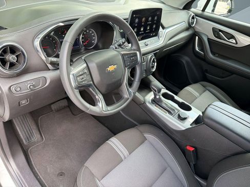 Certified 2025 Chevrolet Blazer LT FWD image 4