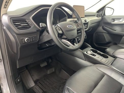 Used 2022 Ford Escape SEL w/ Technology Package image 2