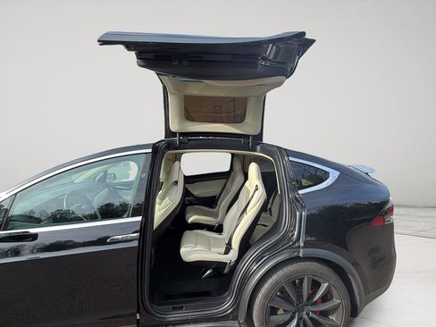 Used 2018 Tesla Model X P100D image 23