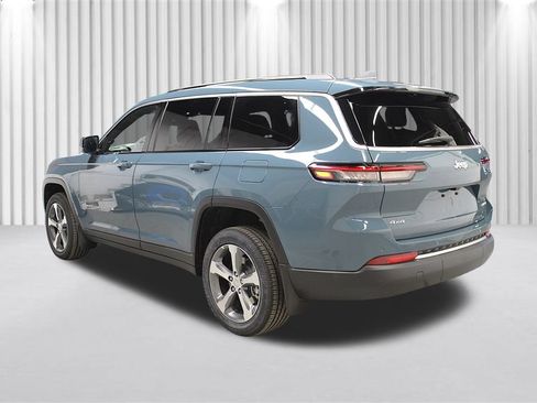 New 2026 Jeep Grand Cherokee L Limited w/ MOPAR Finishing Package AWD/4WD image 5