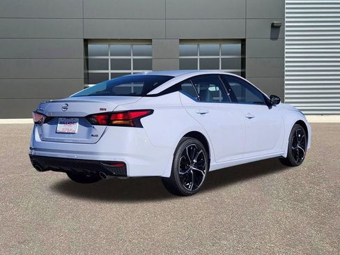 New 2025 Nissan Altima 2.5 SR AWD/4WD image 4