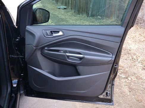 Used 2017 Ford Escape SE w/ Equipment Group 201A image 26