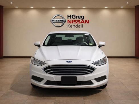 Used 2018 Ford Fusion S FWD image 5
