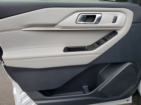 New 2026 Ford Explorer Active w/ Active Comfort Package image 23